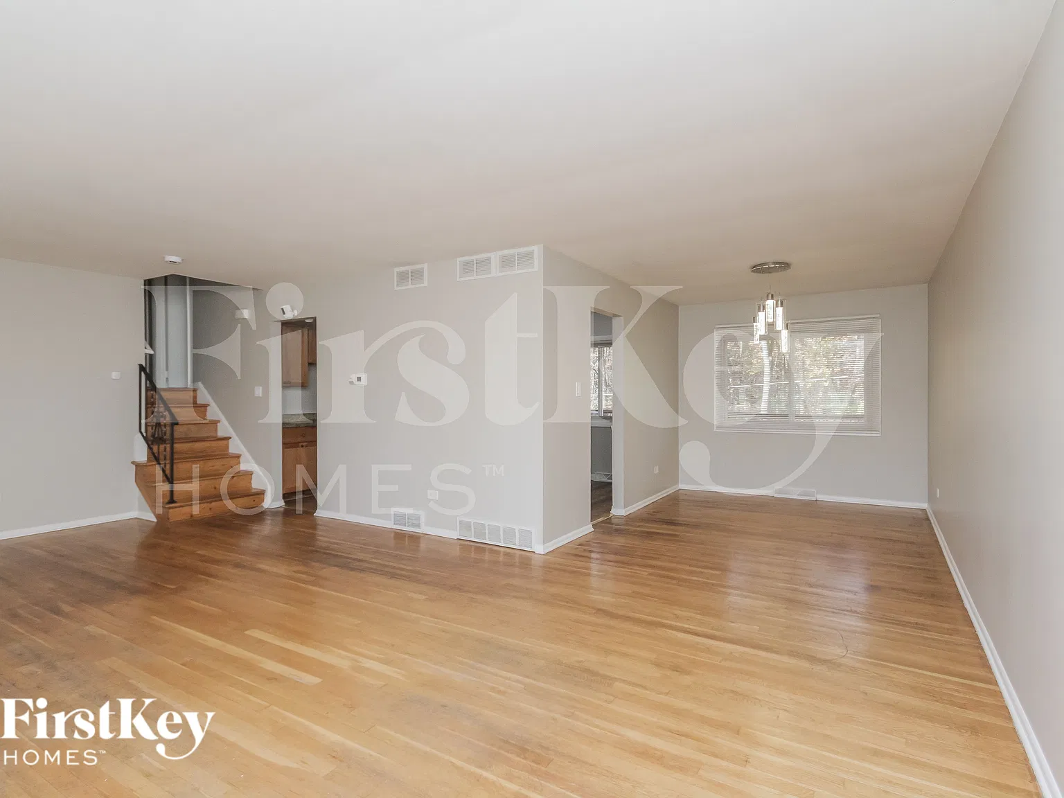 3 bed, 2.0 bath, 1692 sqft, $3,210 — Photo 3