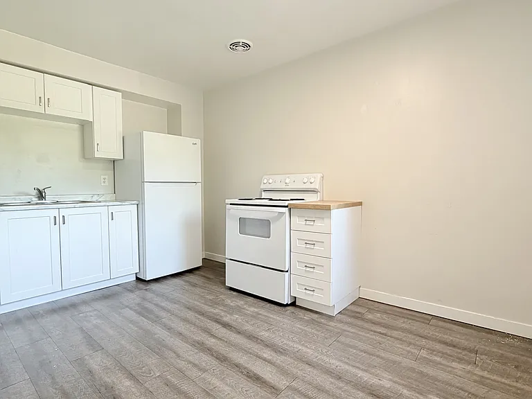 766 Indian Rd N #3 — Photo 5