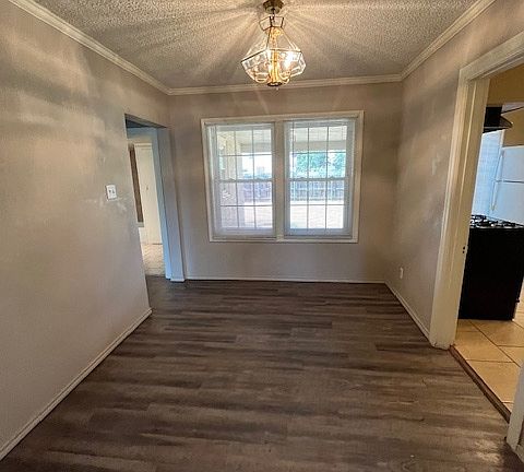 2nd image of 2412 28th St