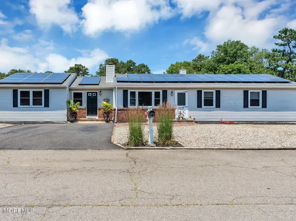 725 8th Avenue, Manchester, NJ 08759