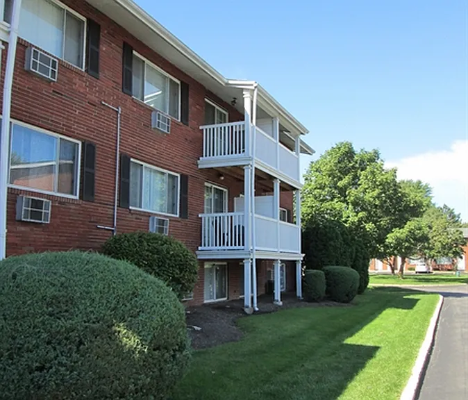 Westbrooke Commons Apartments and Townhomes — Photo 6