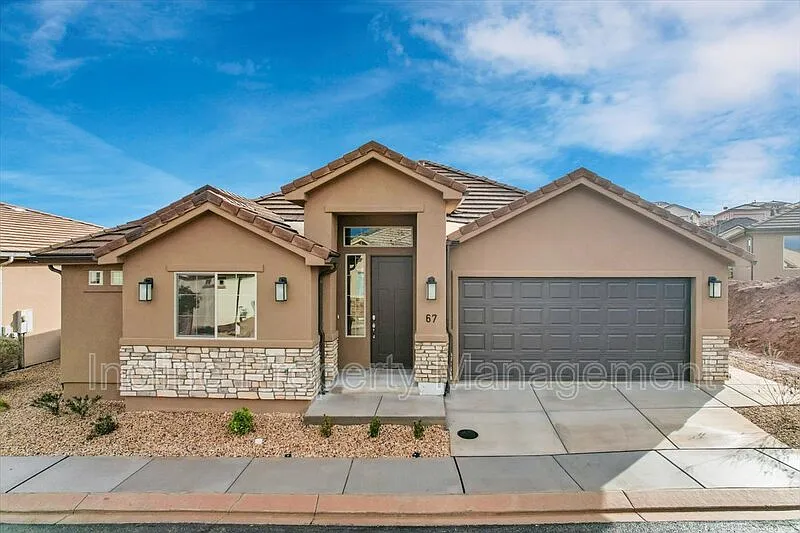 2261 S Tonaquint Dr #67