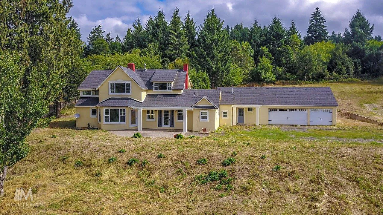 6 bed, 3900 sqft, $3,995 — Photo 4