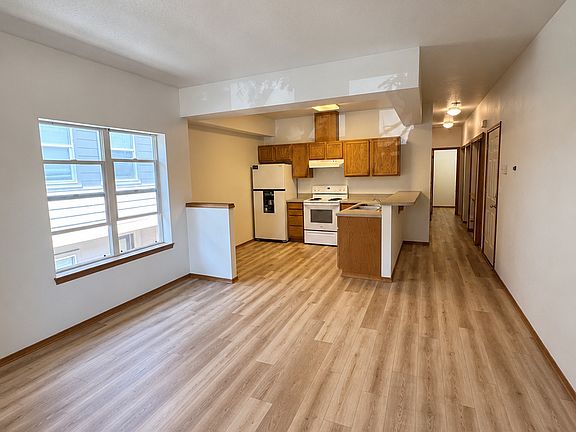 2nd image of 2315 N Lombard St APT 2