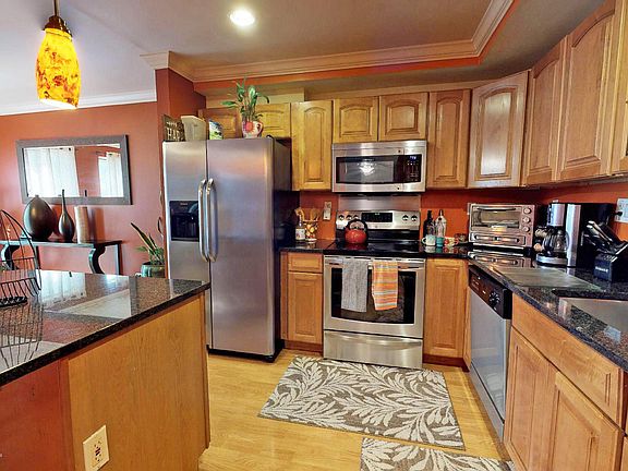 3rd image of 50 Saint Andrews Ct #1000