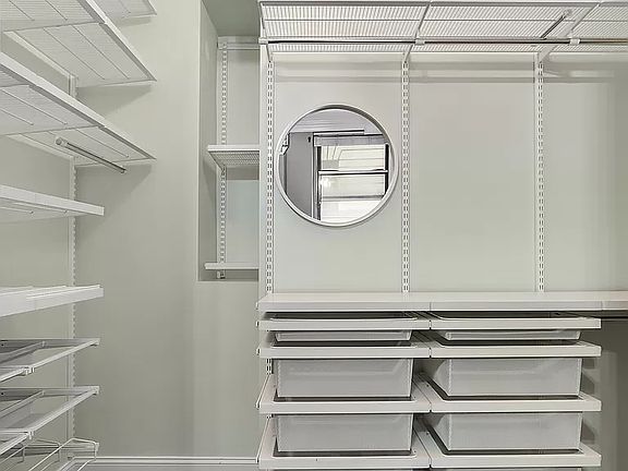 5th image of 3 Hanover Sq APT 4G
