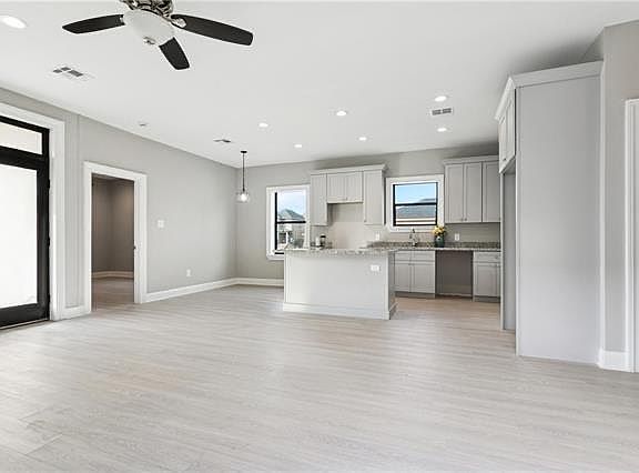 5th image of 1325 Charbonnet St