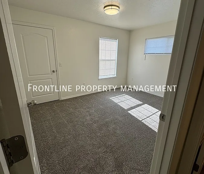 11915 W Cloverfield Ln #201 — Photo 3
