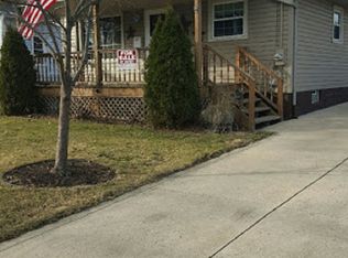 417 E Hopocan Ave, Barberton, OH 44203