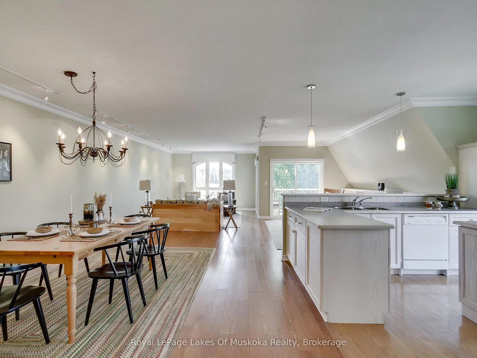 3 bed, $3,400 — Photo 4
