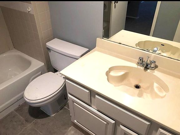 5th image of 200 Pecan Dr