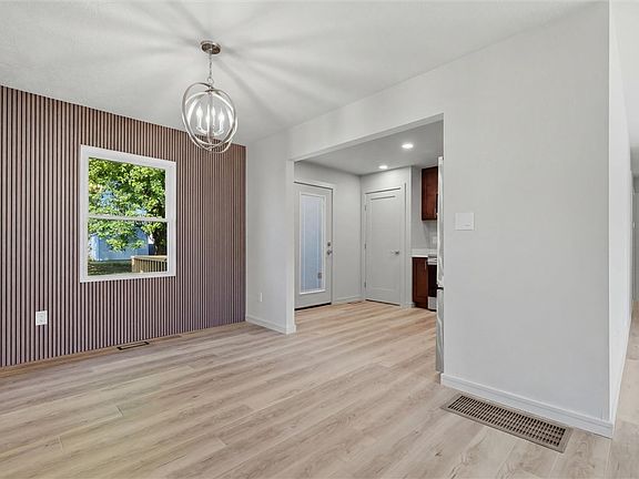 4th image of 800 3rd Ave