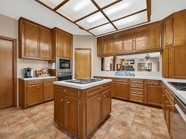 1623 Lake Arbor Dr — Photo 17