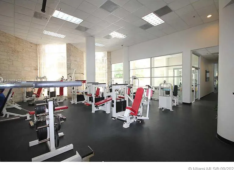 5161 Collins Ave #508 — Photo 38