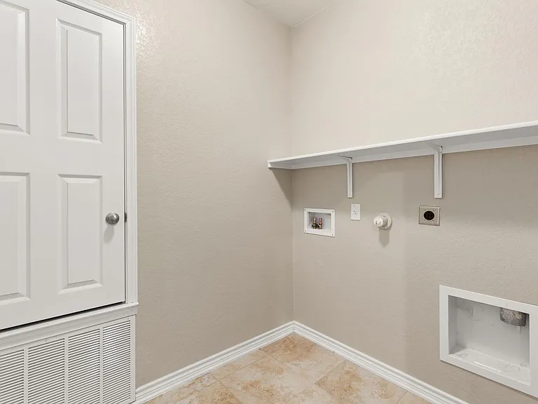 2073 Oxbow Cir — Photo 22