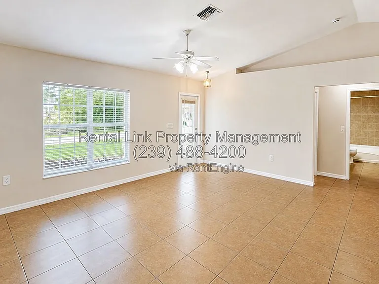 3012 30th St SW — Photo 3