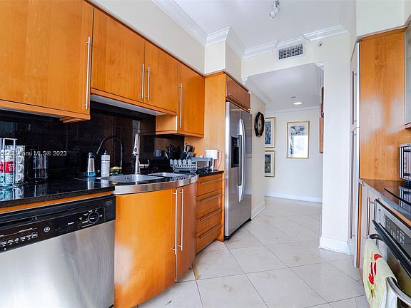 5th image of 6365 Collins Ave APT 1808