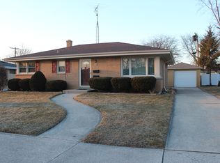 910 Coronada Dr, Racine, WI 53402