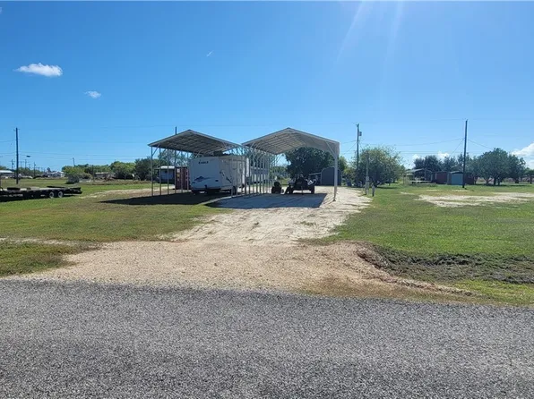 507 W Oakland Ave, Seadrift, TX 77983