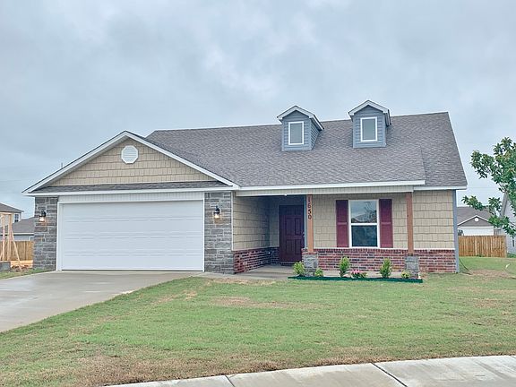 2nd image of 1650 Hermitage Ct