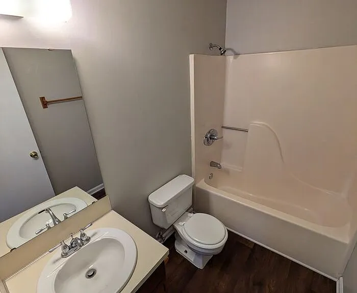 1637 16th St NE #1 — Photo 9