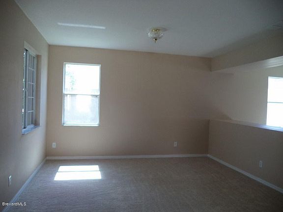 5th image of 13606 Phoenix Dr