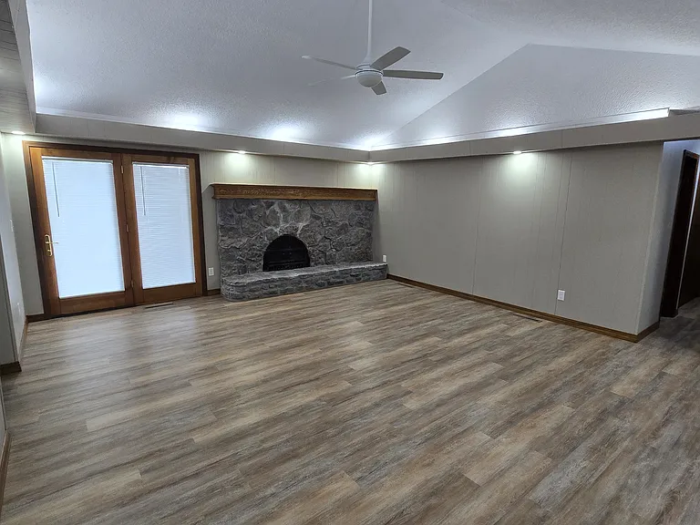 3863 W Driftwood St — Photo 3