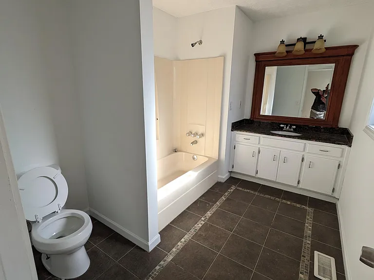 810 Allatoona Crst — Photo 18
