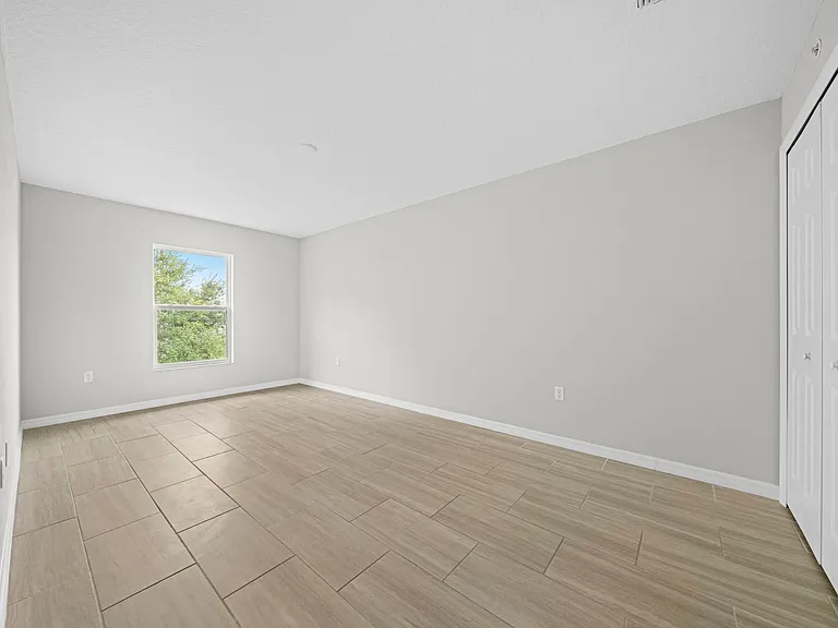 Mercury Cove Apartments — Photo 18
