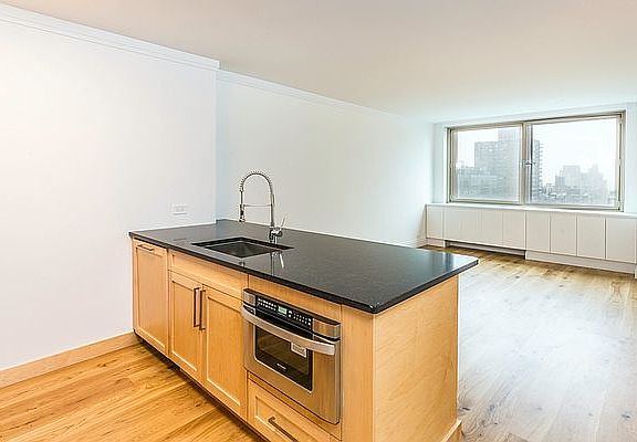 4th image of 201 E 86th St APT 22B