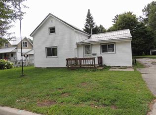 122 Messenger Ave, Oconto, WI 54153