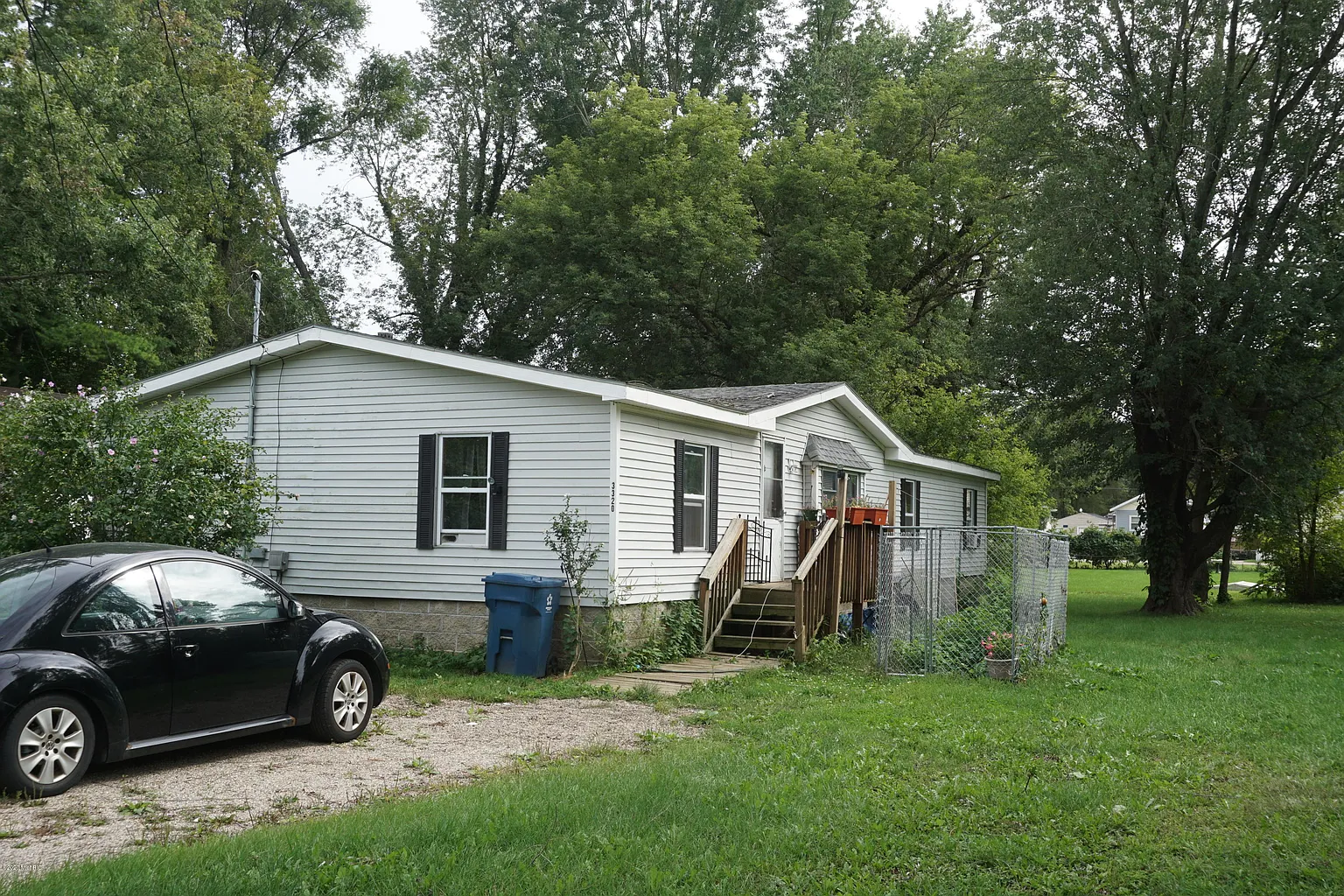 3320 Greenfield Ave photo 1