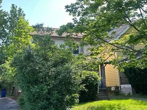 3rd image of 1725 Wickford Rd