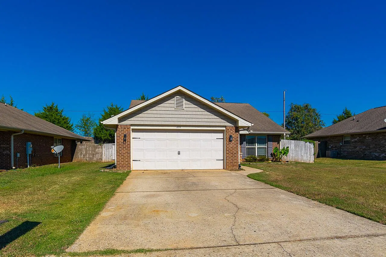 210 Fields Pond Dr — Photo 1