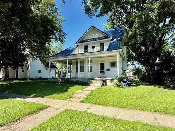 421 S 4th Ave, Washington, IA 52353