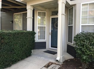 169 E Lake Ridge Dr, Glendale Heights, IL 60139