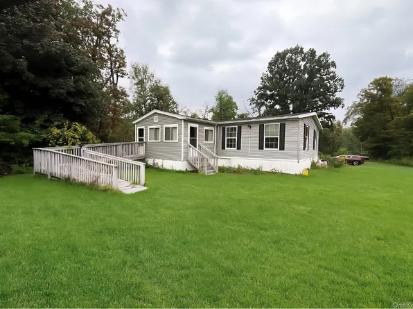 5 Depew Park, Plattekill, NY 12589