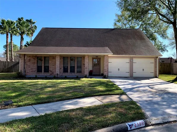 2102 Chesswood Cir, Sugar Land, TX 77478