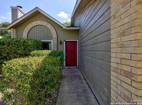 4th image of 734 CYPRESSHILL DR