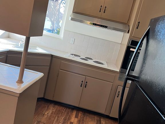 4th image of 3109 McKinley Dr