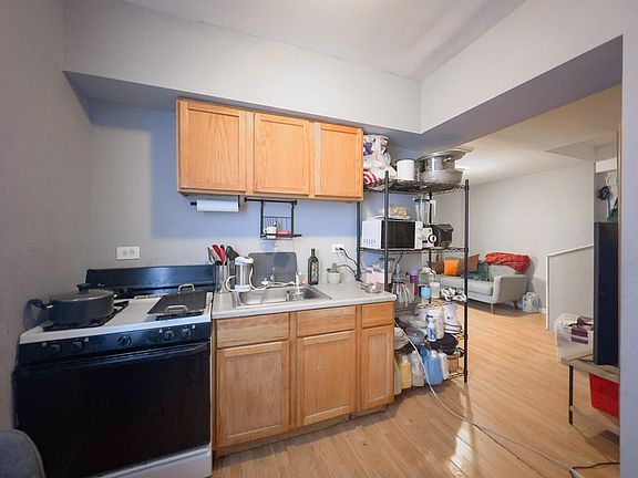3rd image of 2919 W McLean Ave #6H