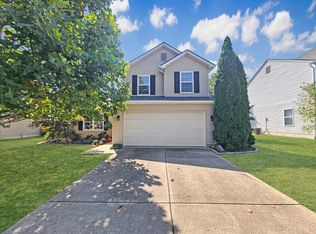 8 Mynah Dr, Amelia, OH 45102