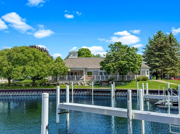 100 Marina Dr N, Manistee, MI 49660