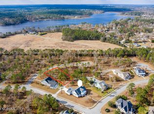 602 Cuddy Wynd Pl, Swansboro, NC 28584