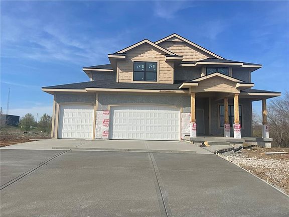 4th image of 18469 Mohawk Ln