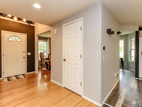 3rd image of 90 E Rock Way