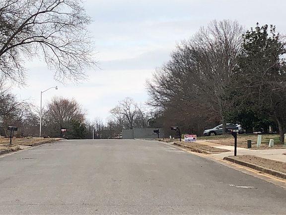 5th image of 176 Rosecliff Dr