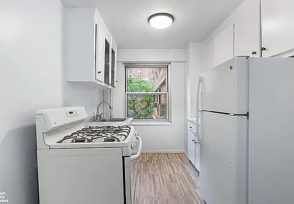 5th image of 575 Grand St #F305