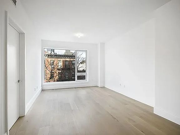 3rd image of 610 Warren St #4E