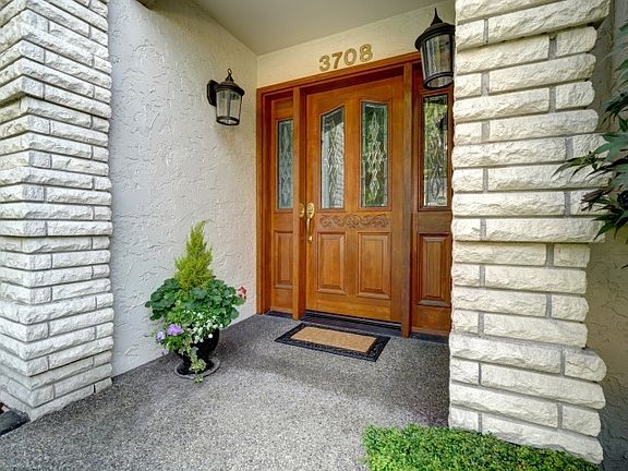 3rd image of 3708 21st St SE